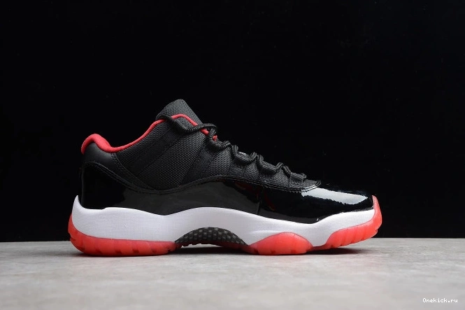 One Kick 11 528895-012 Black  Air 